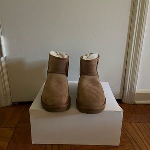 Italic Shearling Uggs size 7 new